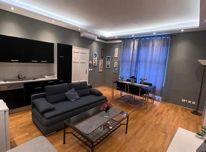 Urban Serviced Apartahotel